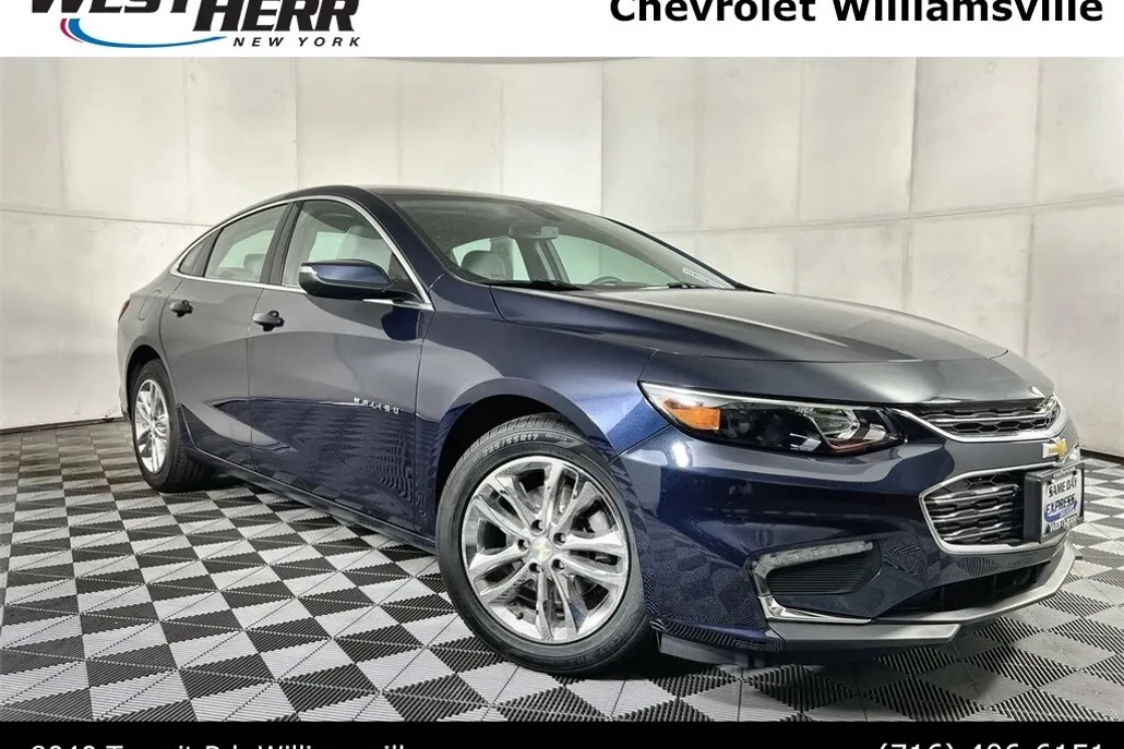 2017 Chevrolet Malibu 1LT photo 1