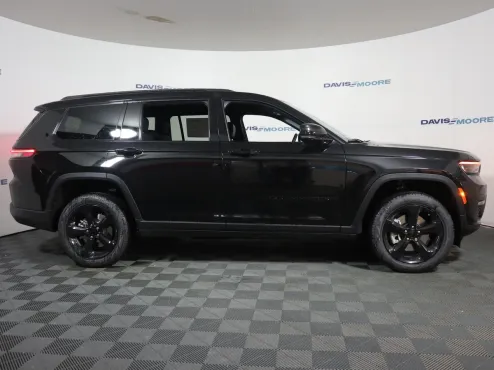 2025 Jeep Grand Cherokee Limited photo 4