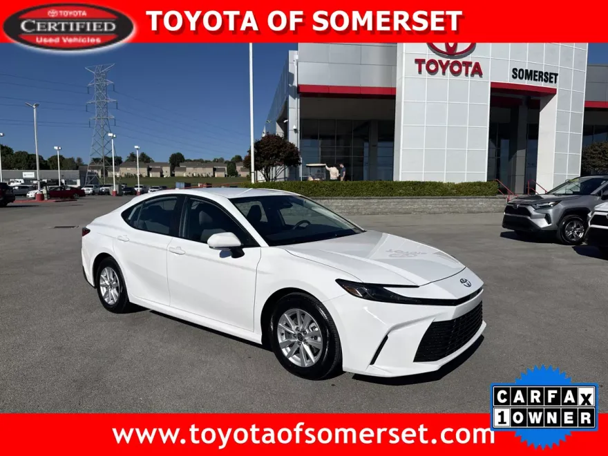 2025 Toyota Camry LE photo 1