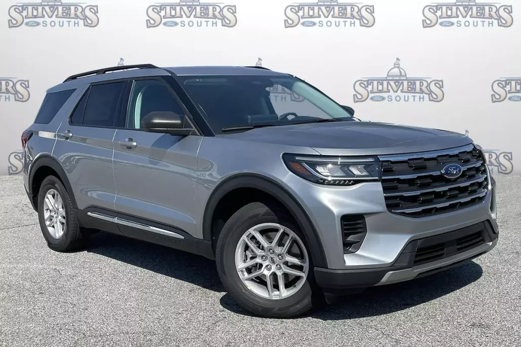 2025 Ford Explorer photo 1