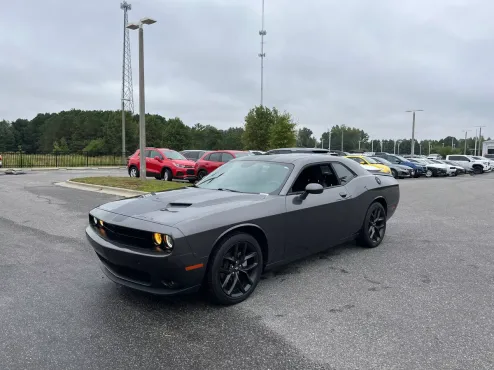 2022 Dodge Challenger SXT photo 4