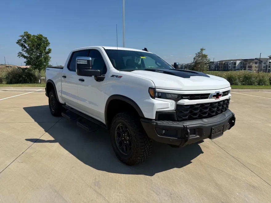 2024 Chevrolet Silverado 1500 ZR2 photo 1