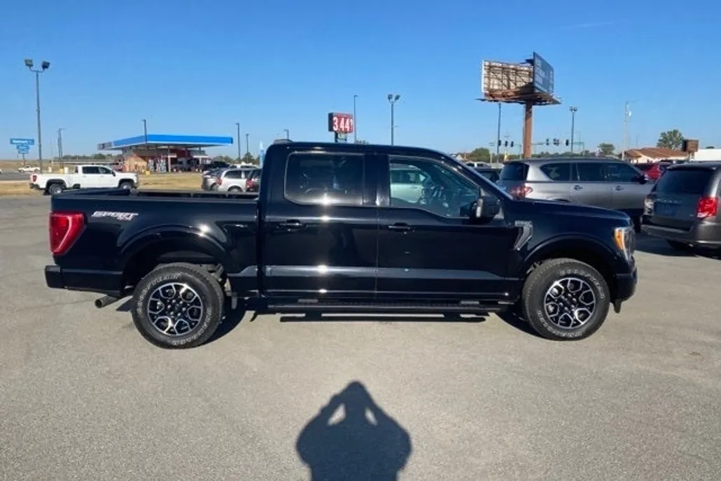 2021 Ford F-150 XL photo 1