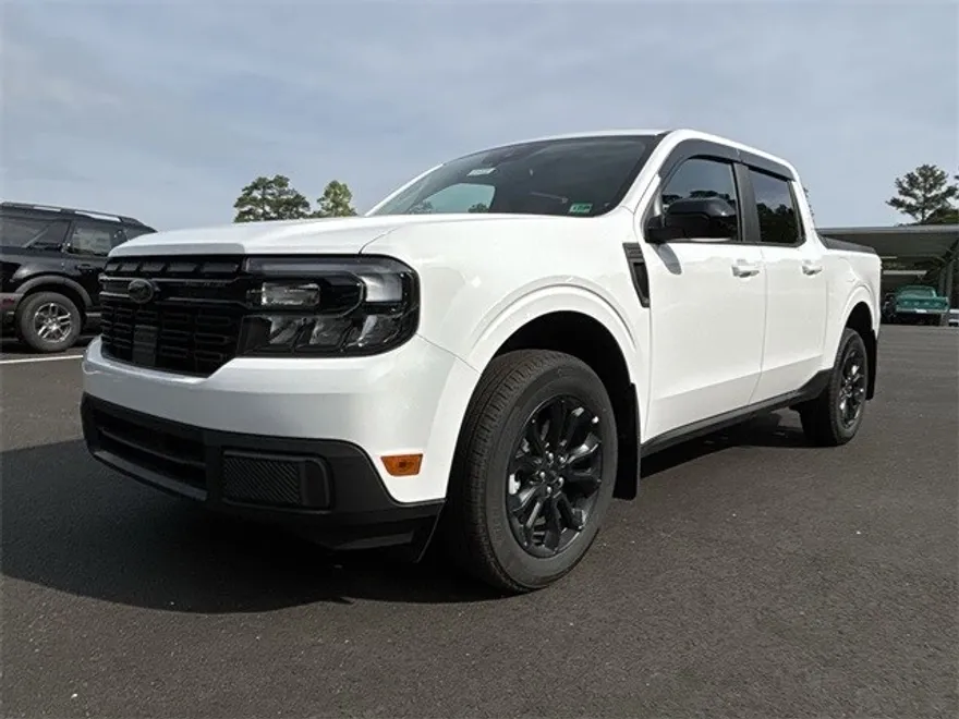 2024 Ford Maverick Lariat photo 1