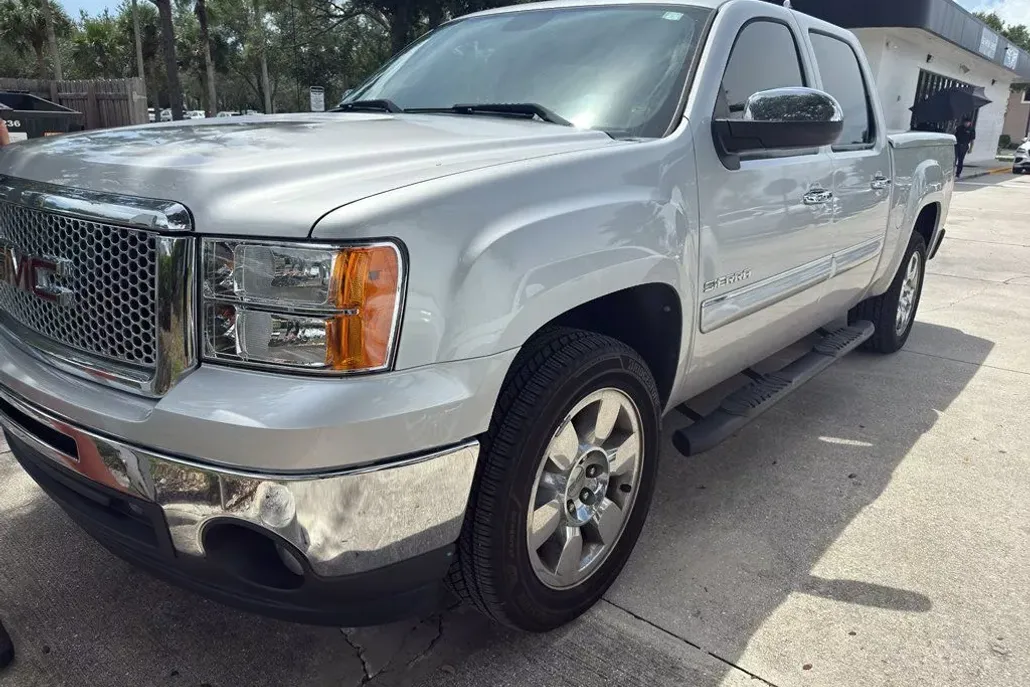 2011 Gmc Sierra 1500 SLE photo 1