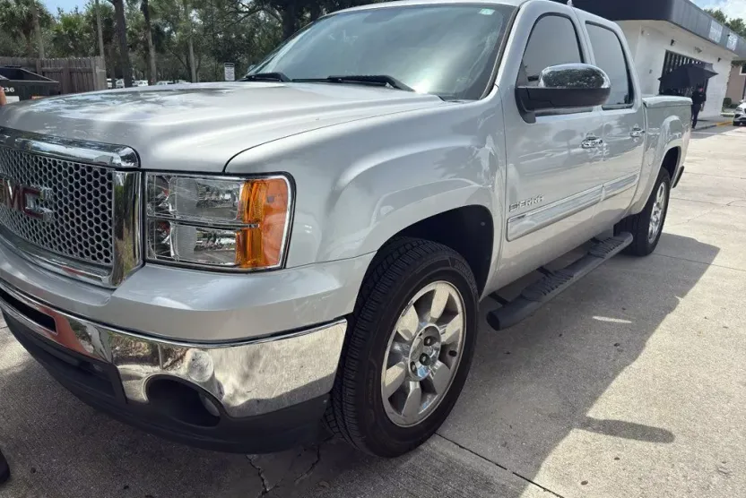 2011 Gmc Sierra 1500 SLE photo 1