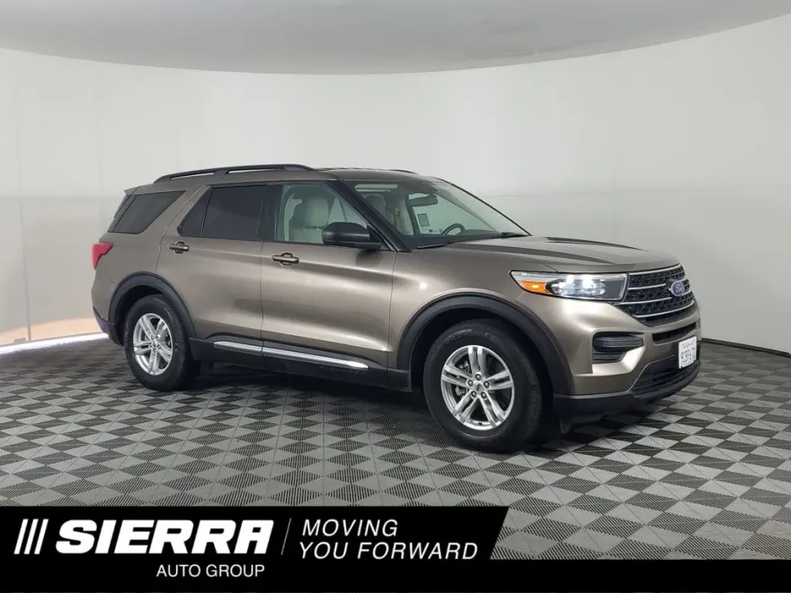 2021 Ford Explorer XLT photo 1