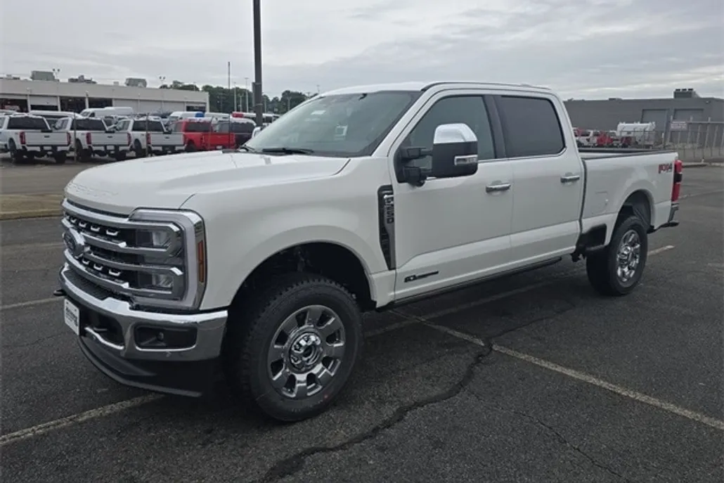 2025 Ford F-250 Lariat photo 1