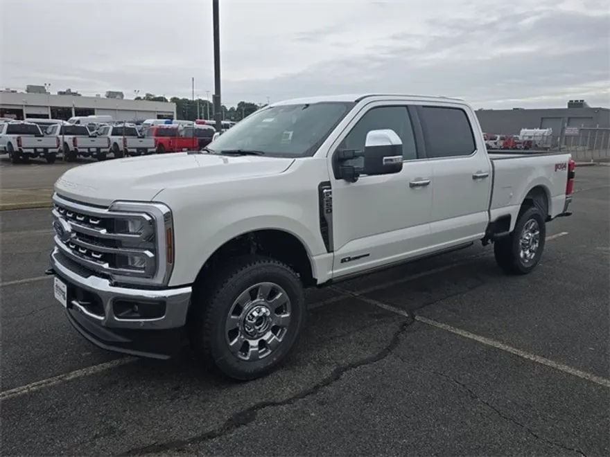 2025 Ford F-250 Lariat photo 1