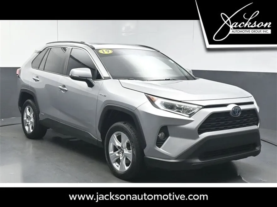 2019 Toyota RAV4 Hybrid XLE photo 1