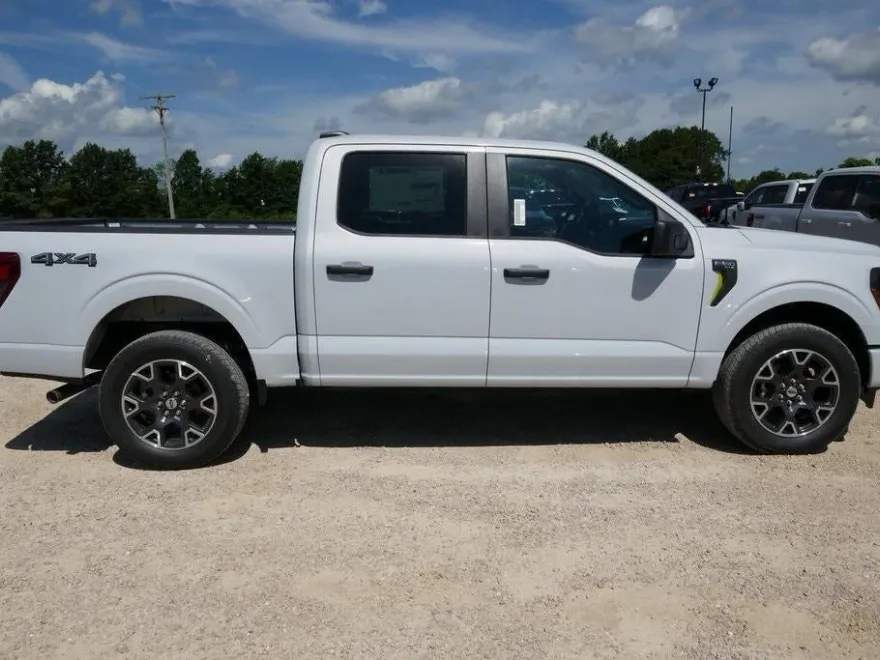 2025 Ford F-150 STX photo 1