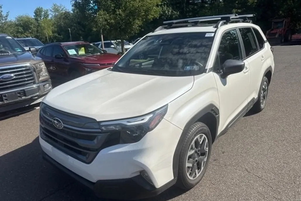 2025 Subaru Forester Premium Base photo 1