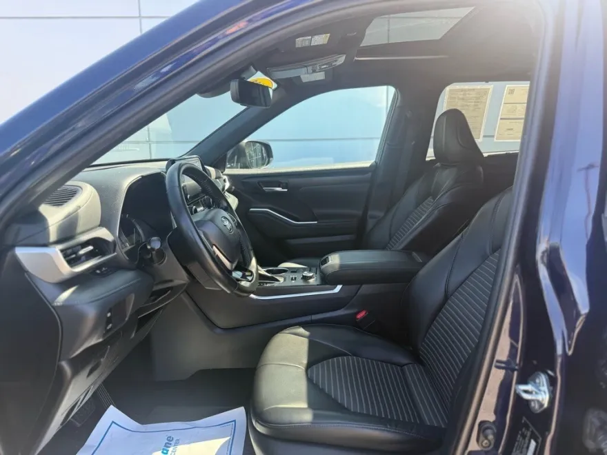 2022 Toyota Highlander XSE photo 1