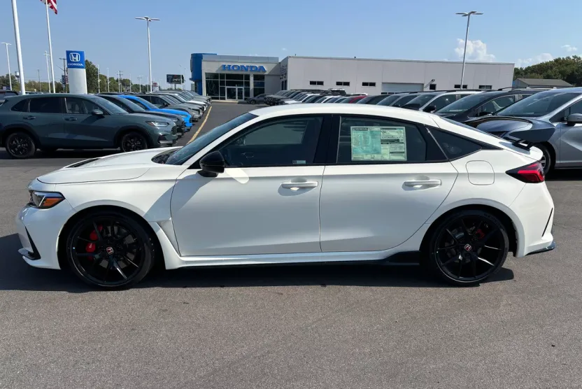 2025 Honda Civic Type R photo 1