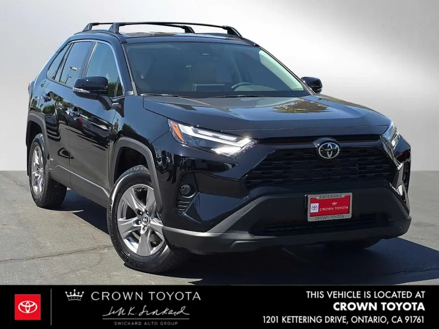 2025 Toyota RAV4 Hybrid XLE photo 1