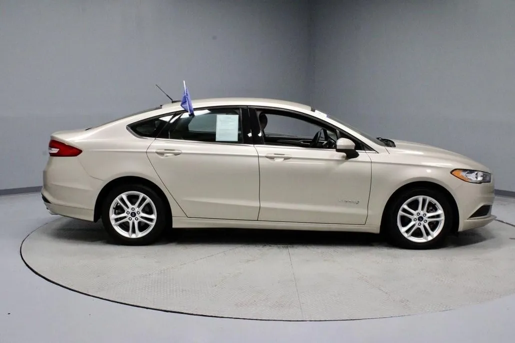 2018 Ford Fusion Hybrid S photo 1