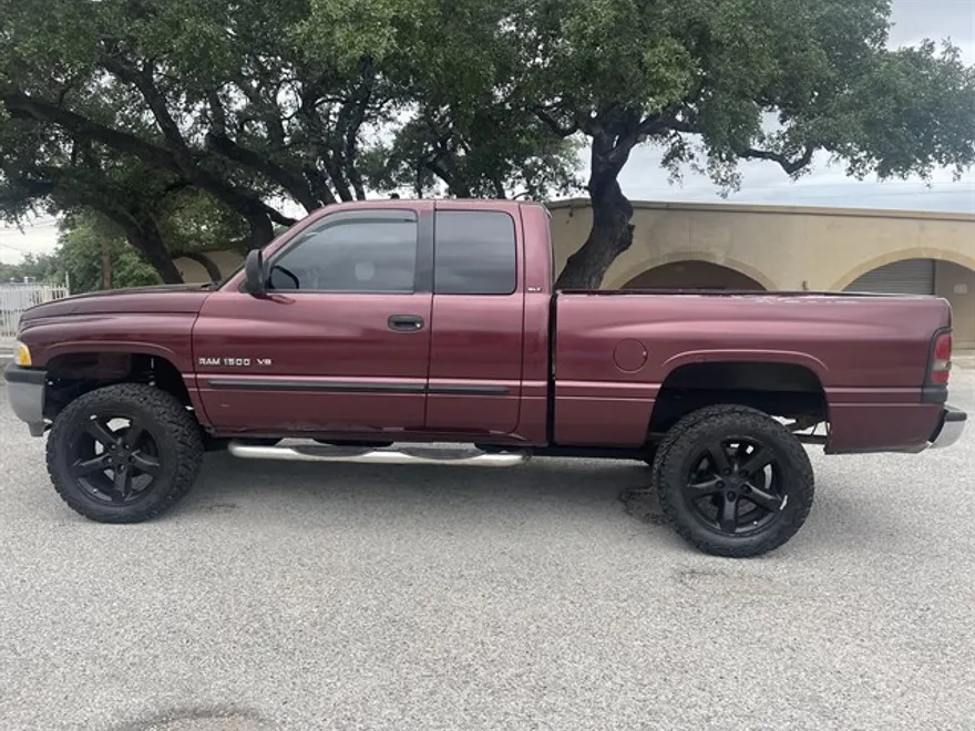 2001 Dodge Ram SLT photo 1