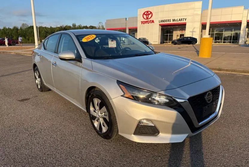 2022 Nissan Altima 2.5 S photo 1