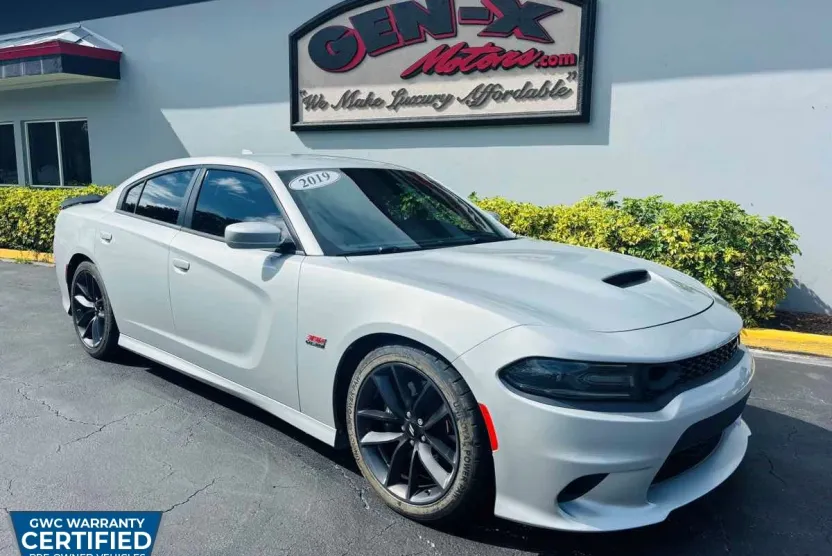 2019 Dodge Charger Scat Pack photo 1