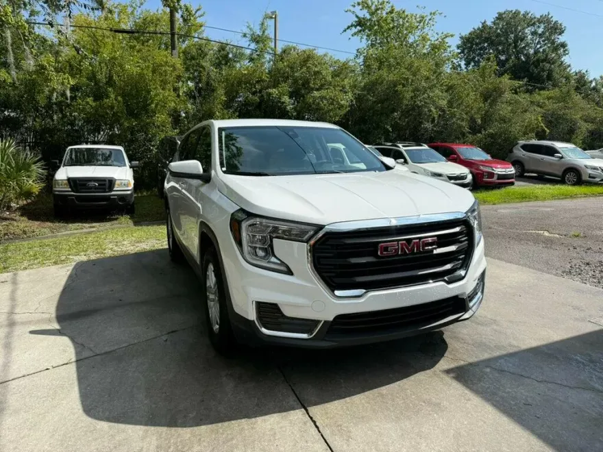 2024 Gmc Terrain SLE photo 1