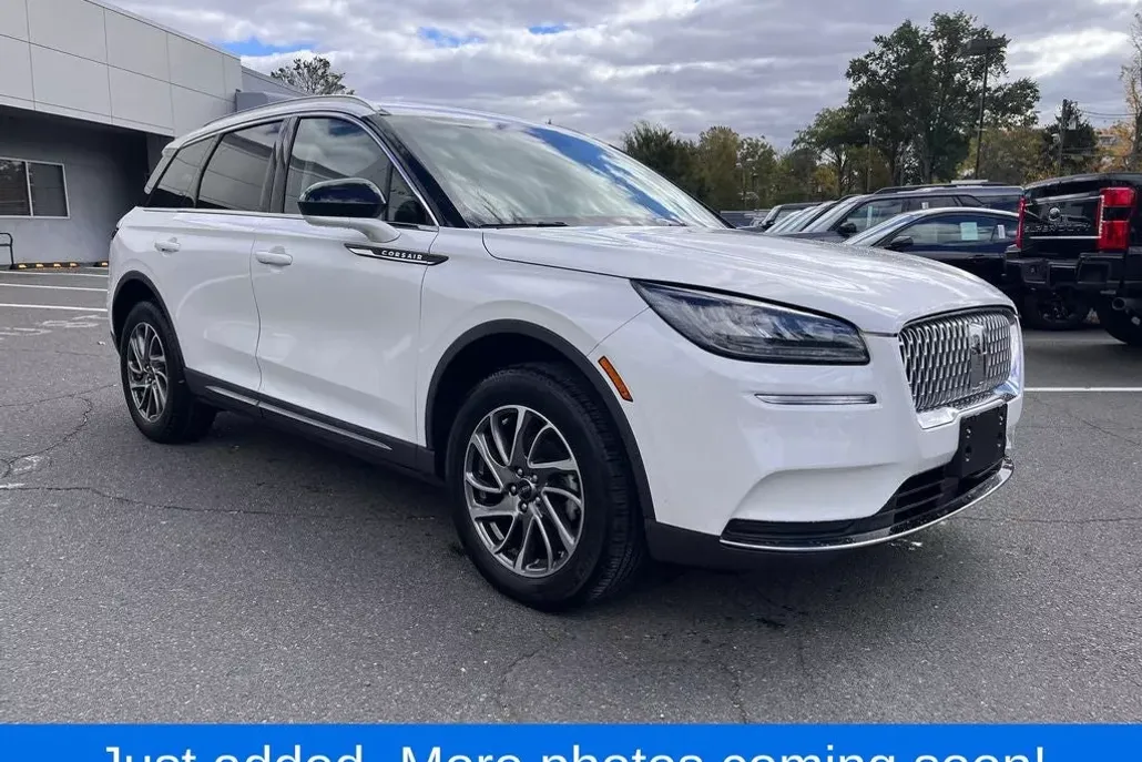 2021 Lincoln Corsair Standard photo 1
