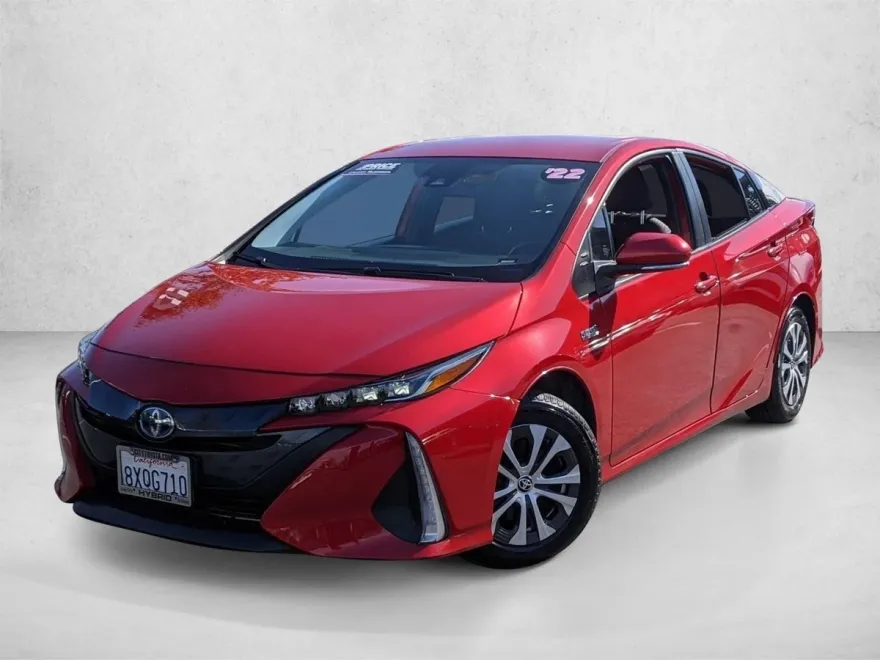 2022 Toyota Prius Prime LE photo 1