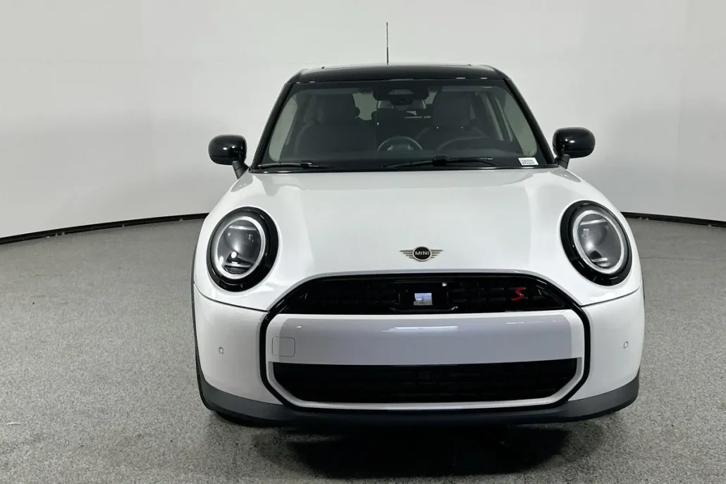 2025 Mini Cooper Hardtop S photo 1