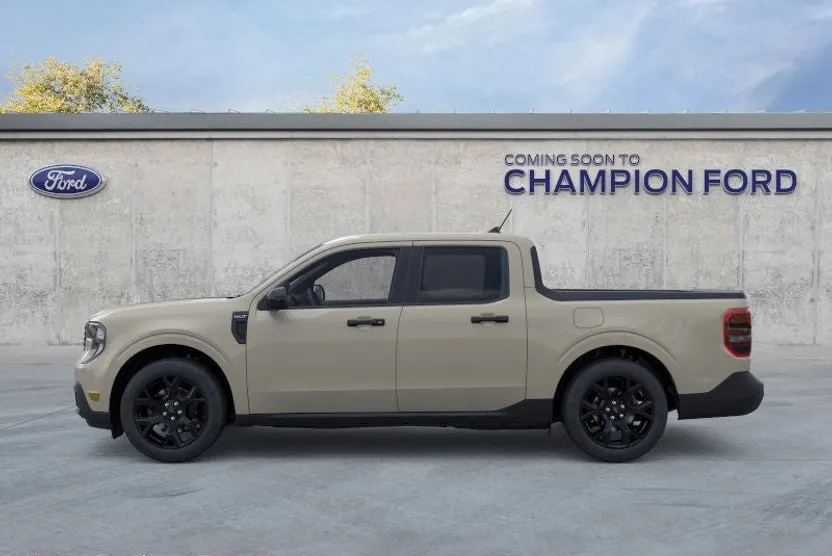 2025 Ford Maverick XLT photo 1