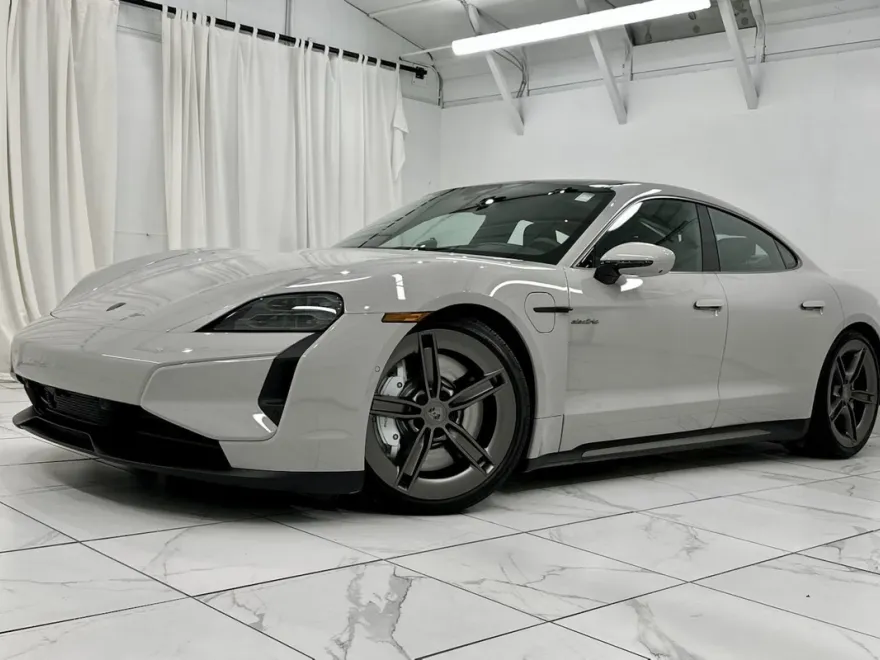 2025 Porsche Taycan Turbo photo 1