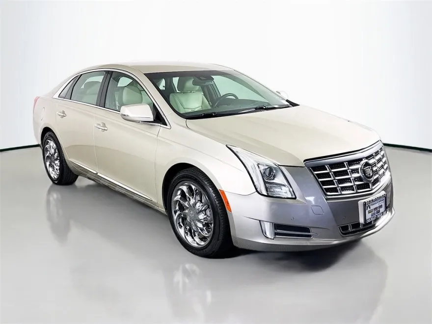 2013 Cadillac XTS Luxury photo 1