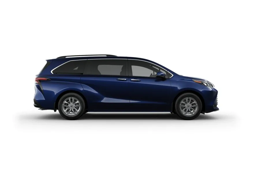 2025 Toyota Sienna XLE photo 11