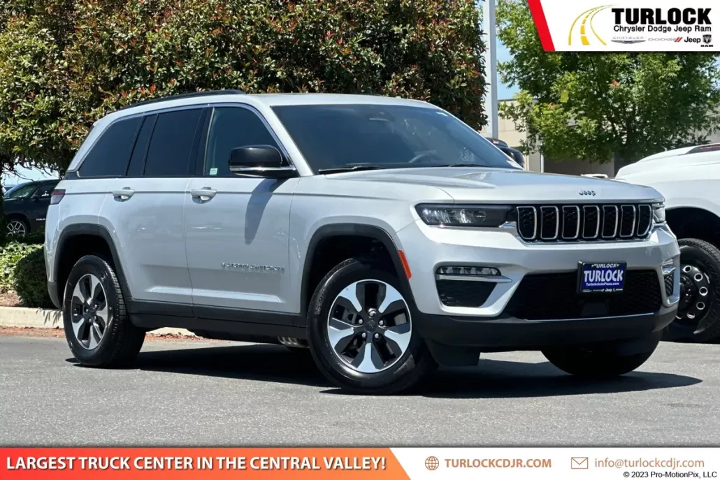 2024 Jeep Cherokee Limited 4xe photo 1