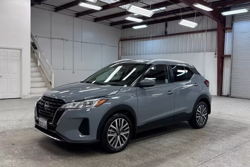 2024 Nissan Kicks SV photo 1