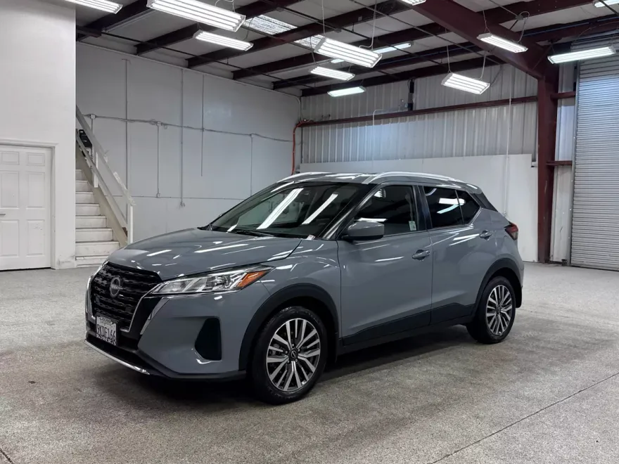 2024 Nissan Kicks SV photo 1