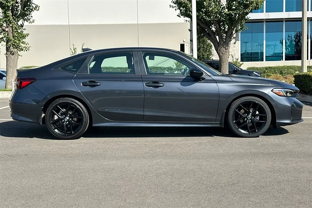 2025 Honda Civic Sport photo 1