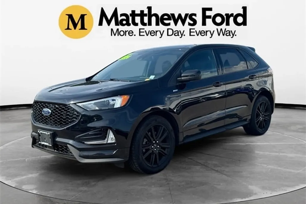 2022 Ford Edge Titanium photo 1