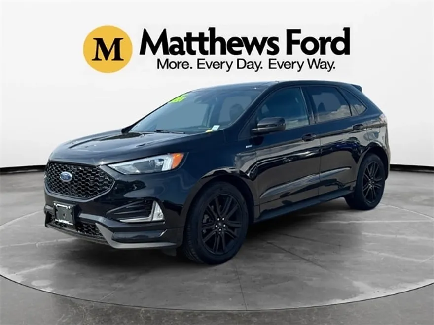 2022 Ford Edge Titanium photo 1
