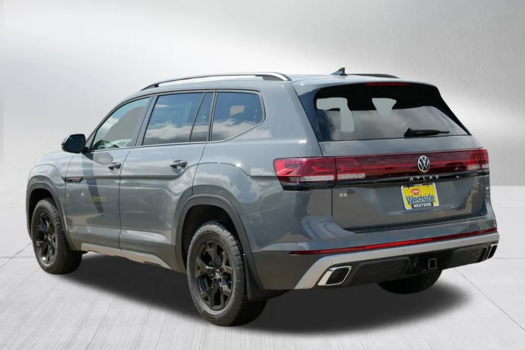 2025 Volkswagen Atlas Peak Edition SE photo 1