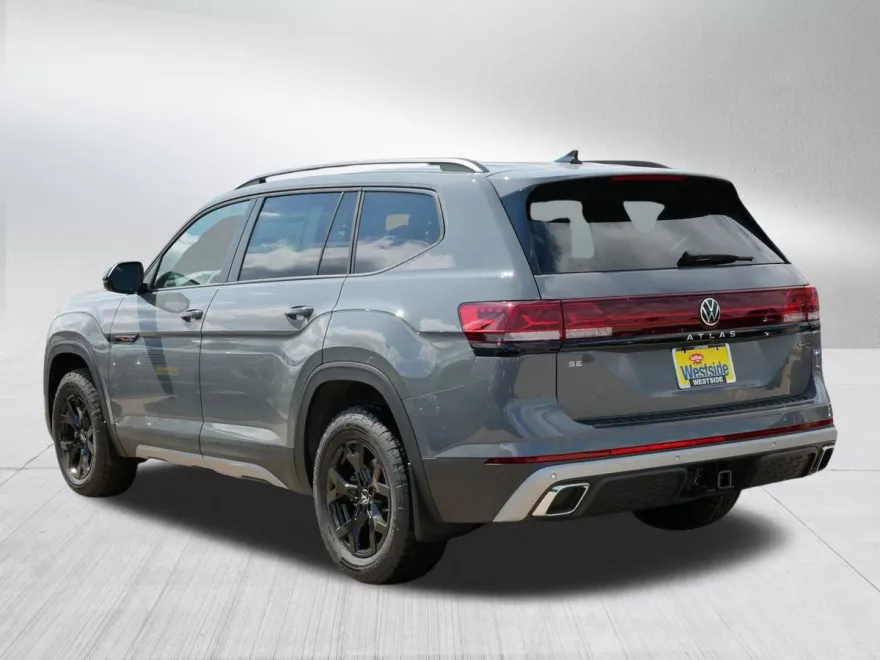 2025 Volkswagen Atlas Peak Edition SE photo 1