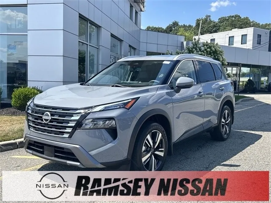 2024 Nissan Rogue SL photo 1