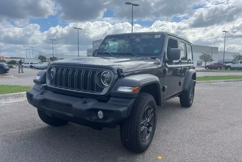2025 Jeep Wrangler Sport S photo 1