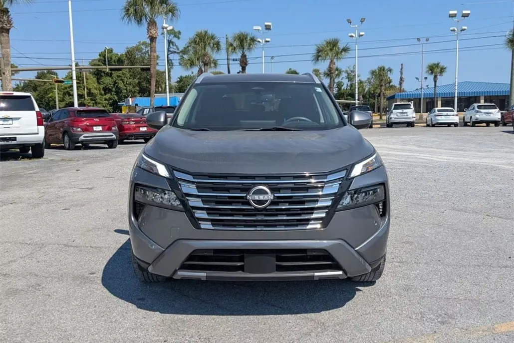 2024 Nissan Rogue SL photo 1