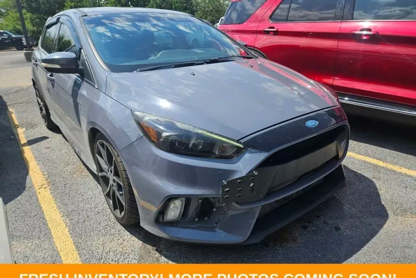 2017 Ford Focus RS photo 1