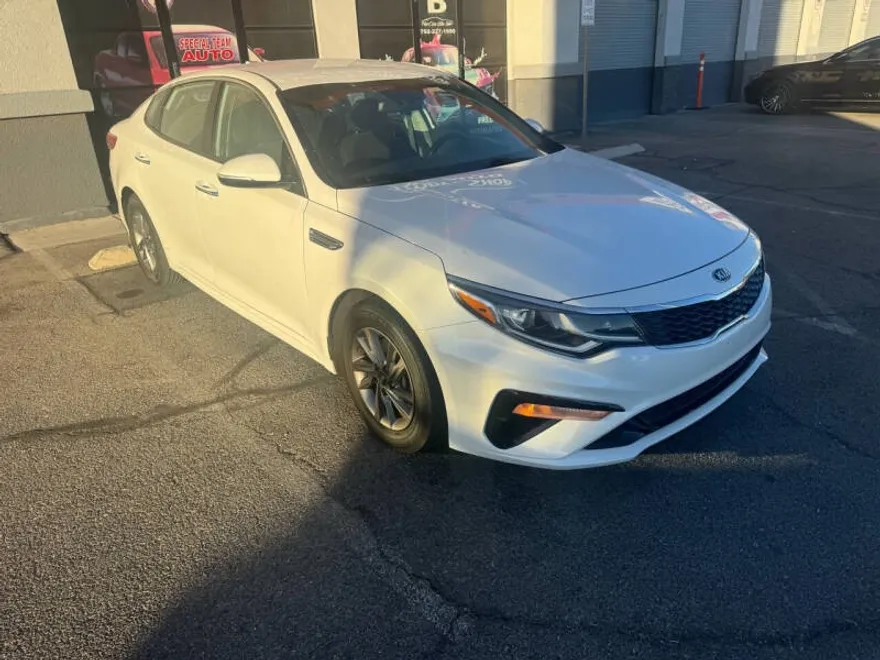 2020 Kia Optima LX SE photo 1