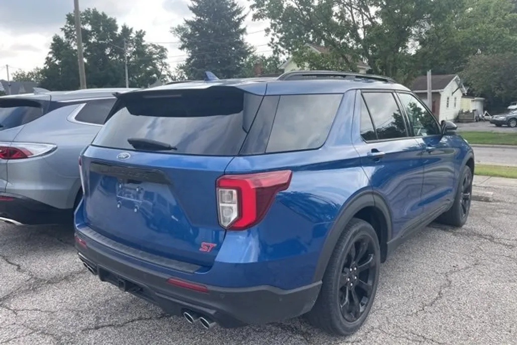 2020 Ford Explorer ST photo 1