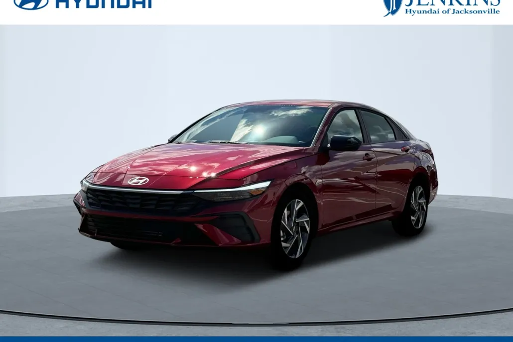 2025 Hyundai Elantra SEL Sport photo 1