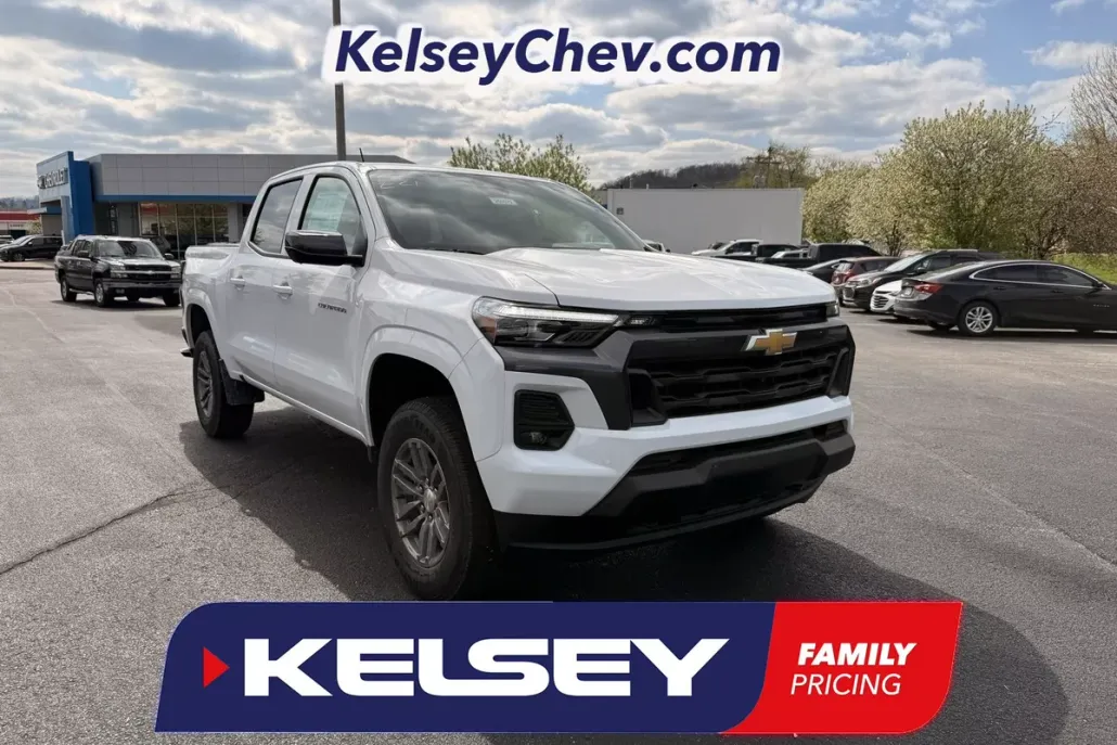 2025 Chevrolet Colorado Work Truck LT photo 1