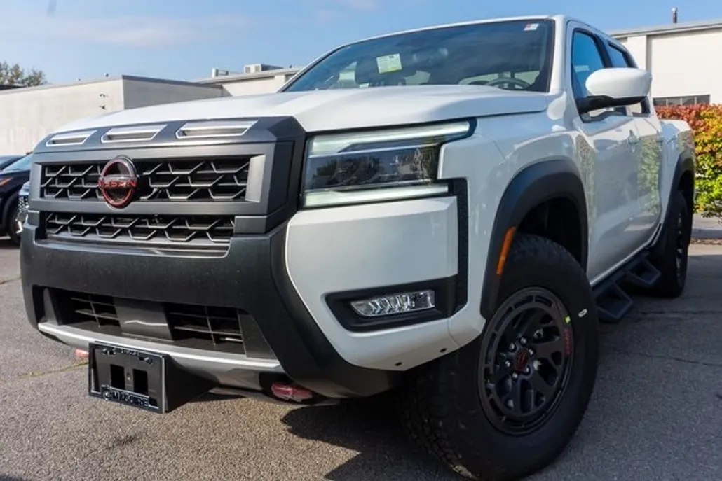 2025 Nissan Frontier PRO-4X photo 1