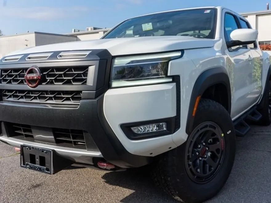 2025 Nissan Frontier PRO-4X photo 1