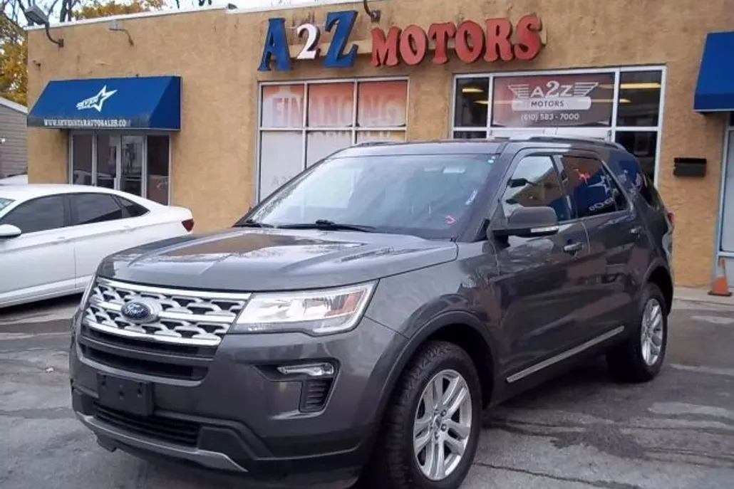 2019 Ford Explorer XLT Sport photo 1
